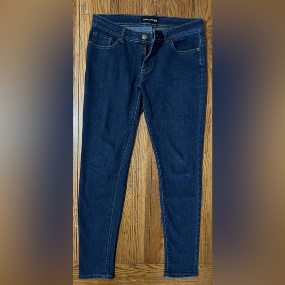 Zenana Outfitters Denim - Zenana Outfitters Juniors Skinny Blue Jeans! Size 7 👖